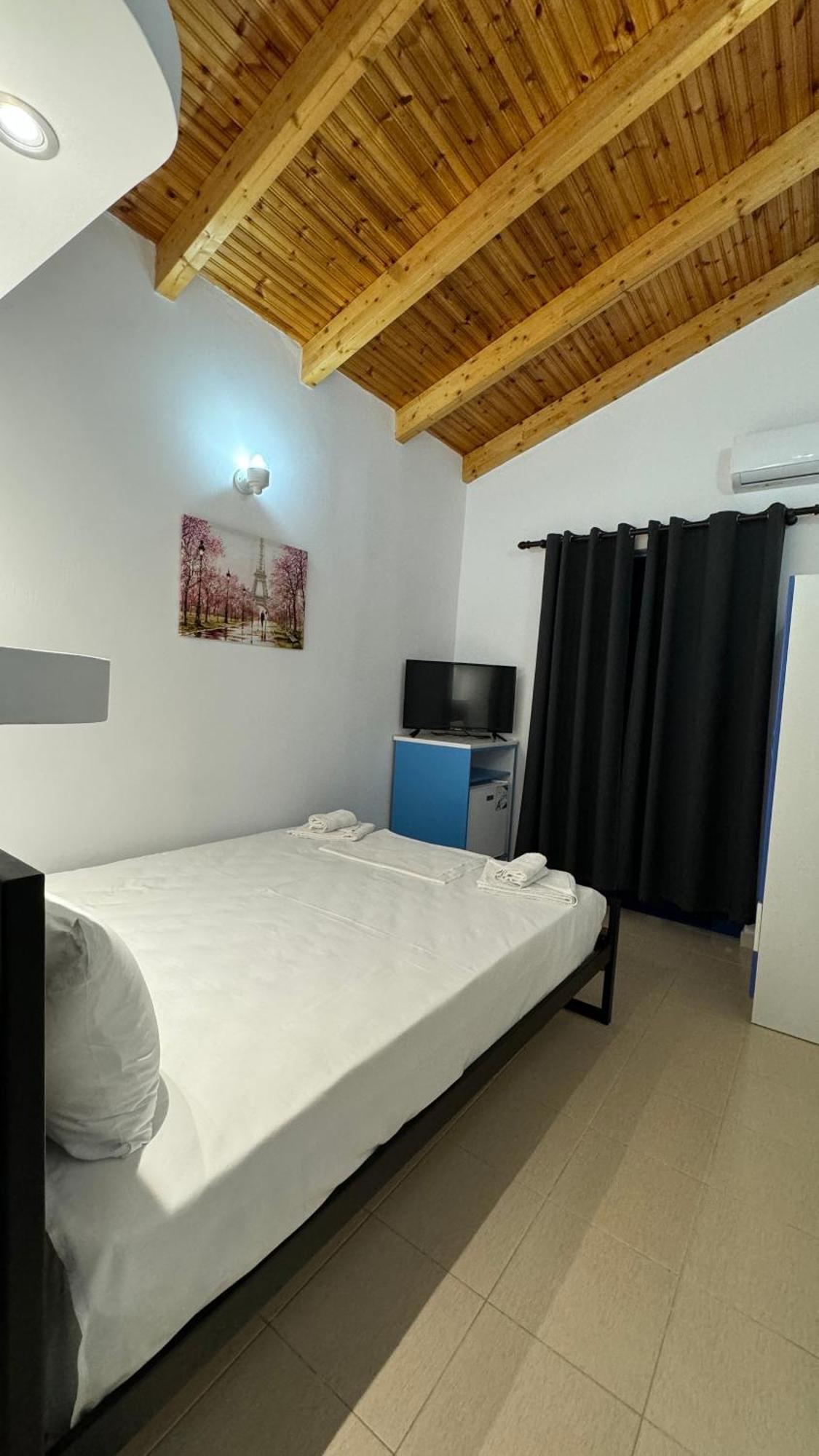 Itaka Summer Rooms Lukova Ngoại thất bức ảnh